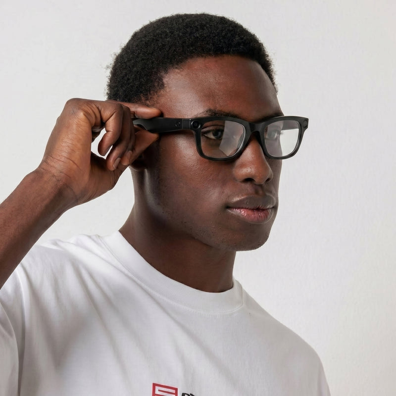 Lensly Vision™ smart glasses lens detail – clear lens close-up